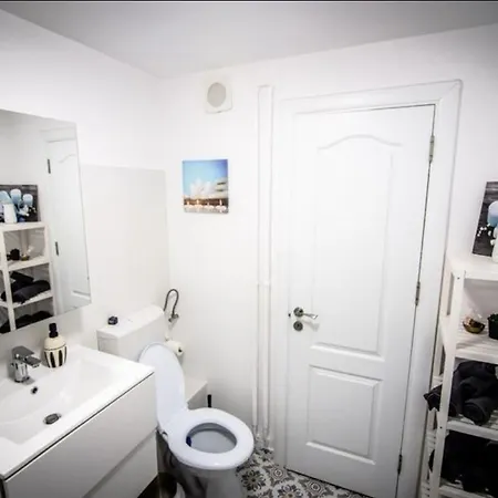 Apartament Delightful, Modern Apartment! 10 Minutes Away From Centre *